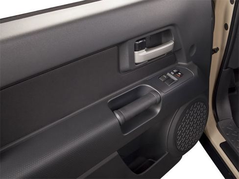 Used 2010 Toyota FJ Cruiser 4WD image 9