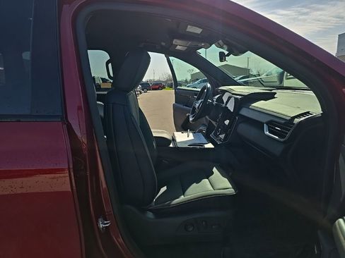 Used 2026 GMC Acadia AT4 w/ LPO, Floor Liner Package AWD/4WD image 15
