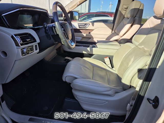 Used 2018 Lincoln Navigator Reserve w/ Technology Package AWD/4WD image 8