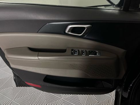 Used 2025 Kia Carnival image 26