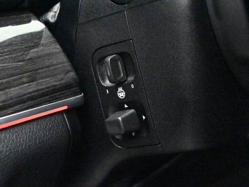 Used 2020 Mercedes-Benz GLS 450 4MATIC image 30