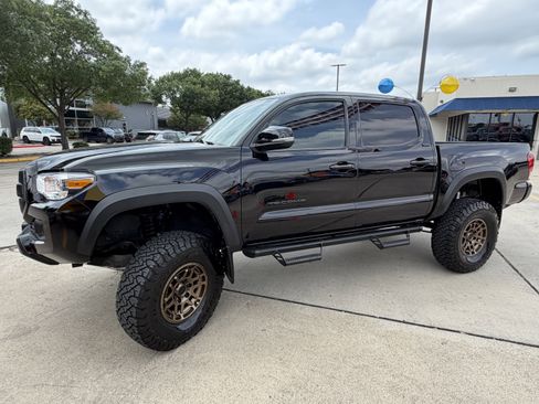 Used 2023 Toyota Tacoma 4x4 Double Cab w/ Trail Edition image 11