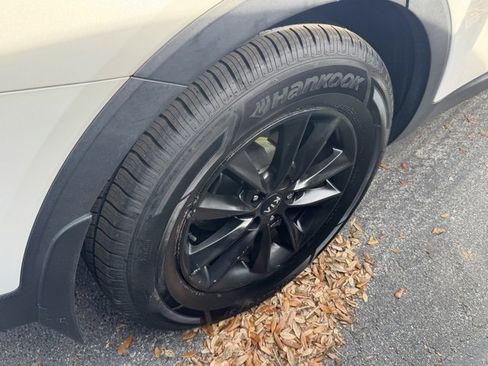 Certified 2019 Kia Sorento LX w/ LX Convenience Package image 4