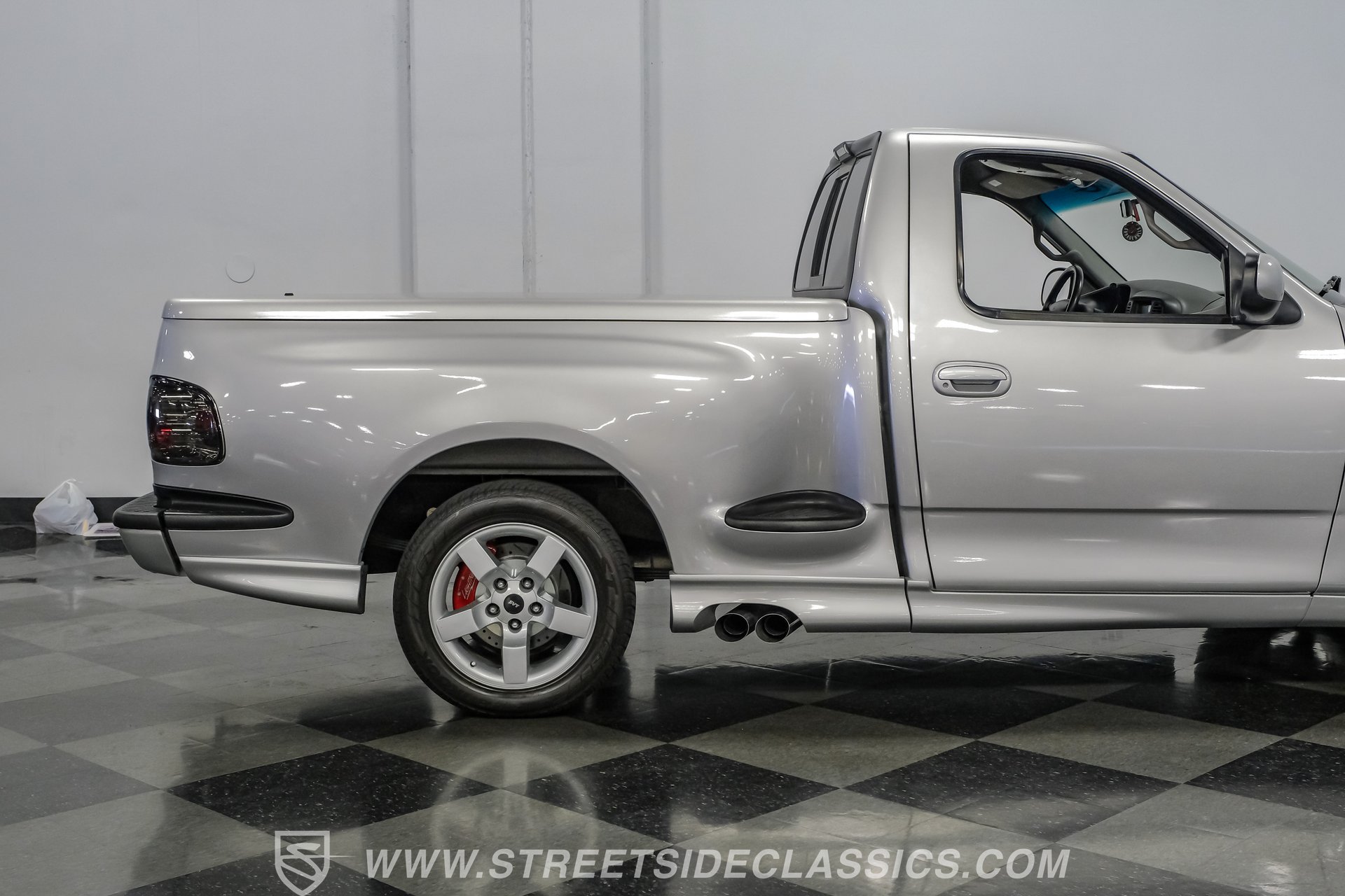 Used 2001 Ford F150 Lightning RWD image 29