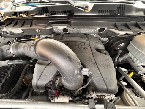 Used 2013 RAM 2500 Tradesman w/ Chrome Appearance Group image 13