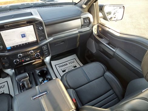 Used 2025 Ford F150 Platinum image 17