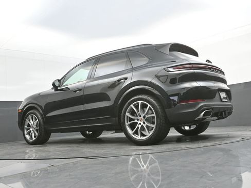 New 2026 Porsche Cayenne image 34