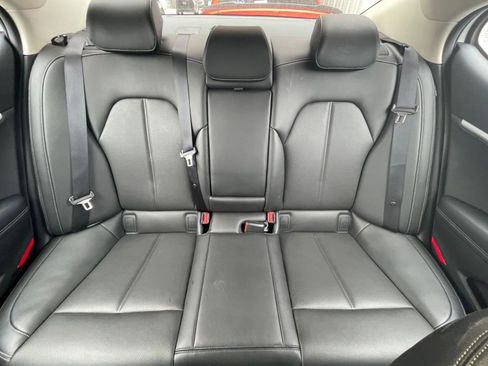 Used 2025 Genesis G70 2.5T image 38