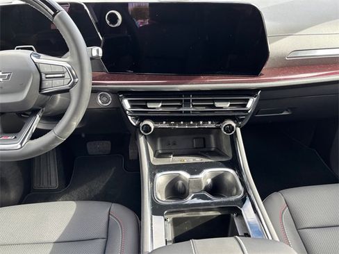 New 2026 Chevrolet Traverse Z71 w/ Enhanced Driving Package image 11