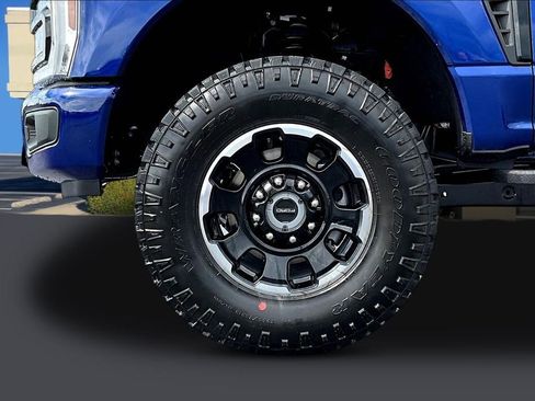 New 2026 Ford F250 XLT w/ XLT Premium Package AWD/4WD image 13