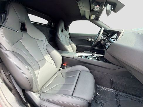 Certified 2025 BMW Z4 sDrive30i image 15