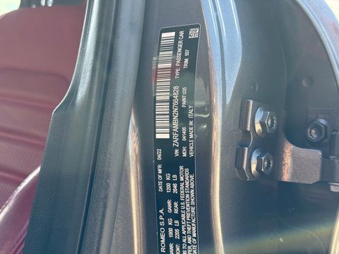 Used 2022 Alfa Romeo Giulia Veloce image 32