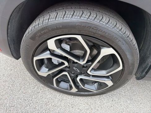 Used 2024 Chevrolet Trax RS w/ Sunroof Package FWD image 11