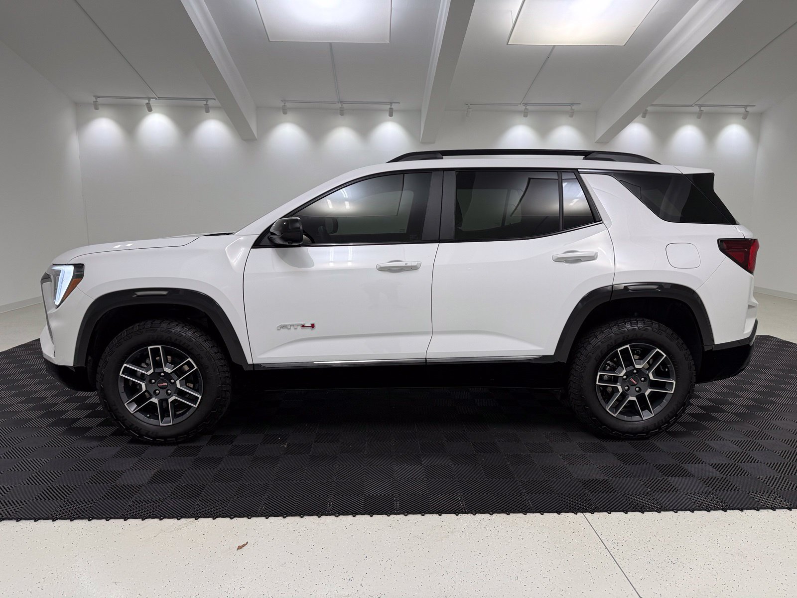 Used 2026 GMC Terrain AT4 w/ Technology Package II AWD/4WD image 4
