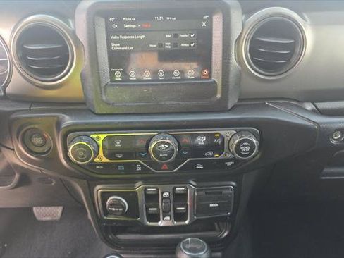 Used 2023 Jeep Wrangler Unlimited AWD/4WD image 17