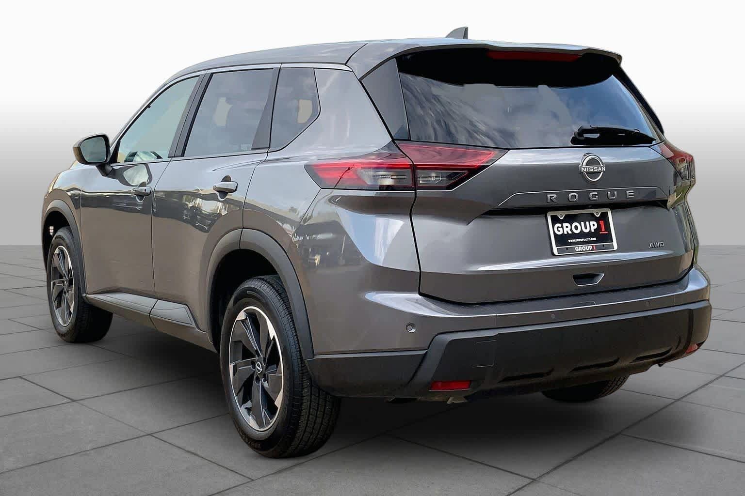 Used 2025 Nissan Rogue SV AWD/4WD image 11