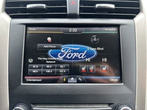 Used 2016 Ford Fusion SE w/ Equipment Group 202A image 9