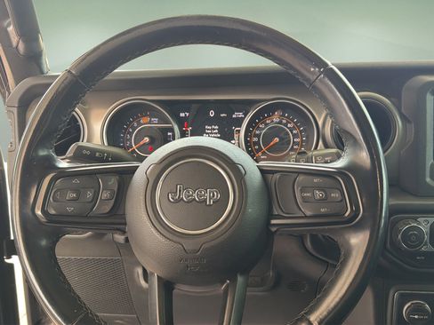 Used 2020 Jeep Wrangler Sport AWD/4WD image 9