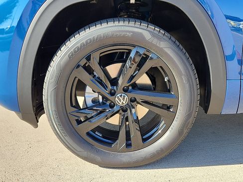 New 2026 Volkswagen Atlas Cross Sport SEL R-Line image 7