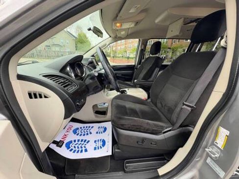 Used 2016 Dodge Grand Caravan SXT w/ Rear Park Assist Package image 45