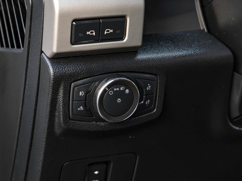 Used 2020 Ford F350 Lariat w/ Lariat Value Package image 30