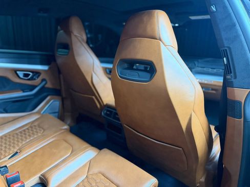 Used 2019 Lamborghini Urus AWD/4WD image 26