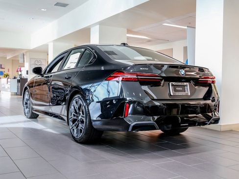 Used 2026 BMW 530i xDrive w/ M Sport Package image 5