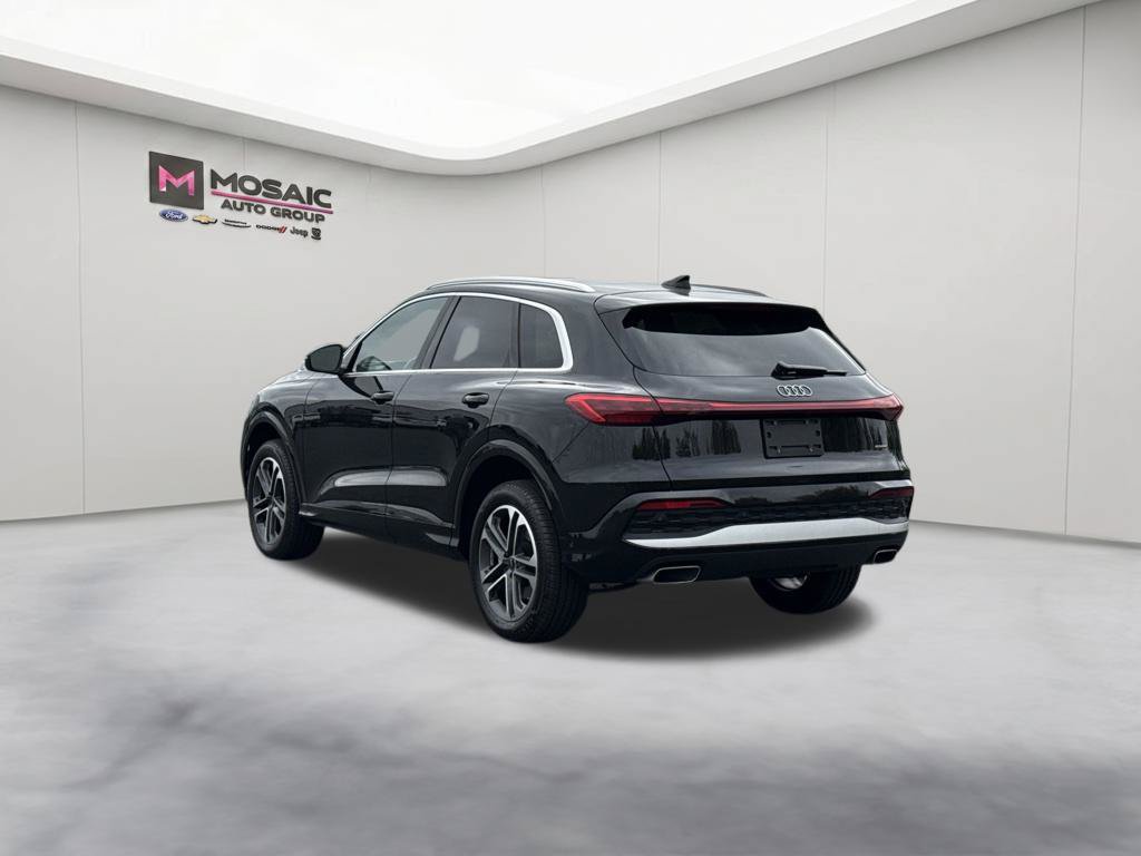 Used 2025 Audi Q5 Premium Plus w/ Premium Plus AWD/4WD image 7