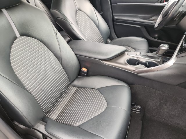 Used 2022 Toyota Camry SE w/ Convenience Package FWD image 10