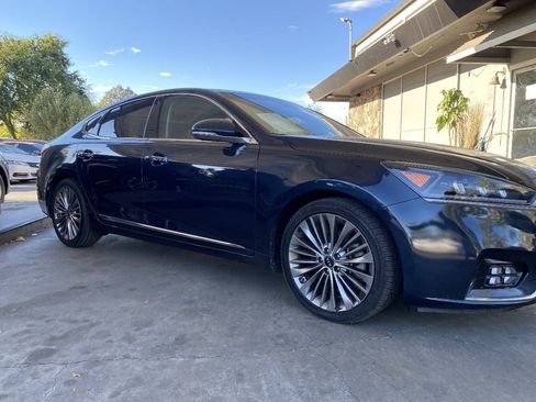 Used 2017 Kia Cadenza Limited FWD image 14