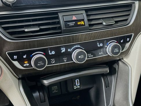 Used 2018 Honda Accord Touring image 24
