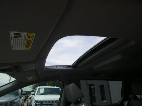 Used 2019 Honda Odyssey Elite image 11
