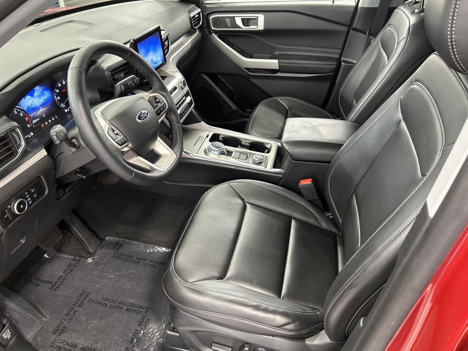 Used 2024 Ford Explorer XLT w/ Equipment Group 202A AWD/4WD image 9