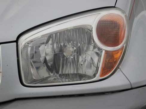 Used 2005 Toyota RAV4 4WD image 33