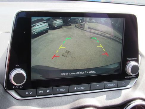 Used 2024 Nissan Sentra SV FWD image 22
