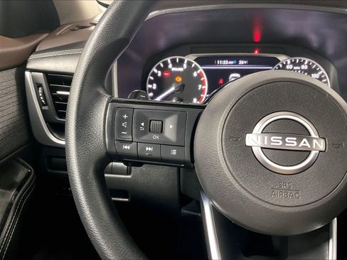 Used 2023 Nissan Rogue SV image 22