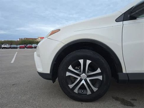 Used 2017 Toyota RAV4 LE image 14