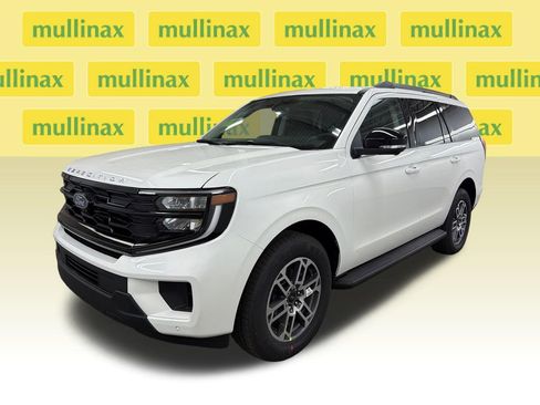 New 2026 Ford Expedition Active image 13