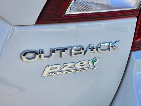 Used 2017 Subaru Outback 2.5i Limited AWD/4WD image 15