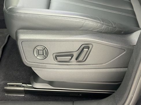 Certified 2025 Audi Q5 Premium w/ Convenience Package AWD/4WD image 14
