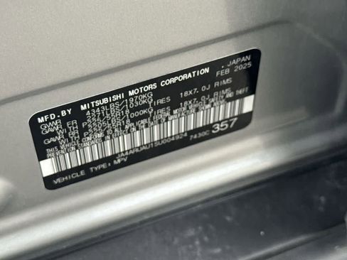 Used 2025 Mitsubishi Outlander Sport LE AWD/4WD image 29