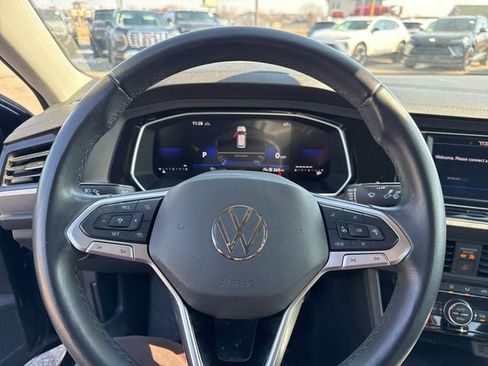 Used 2024 Volkswagen Jetta SE FWD image 23