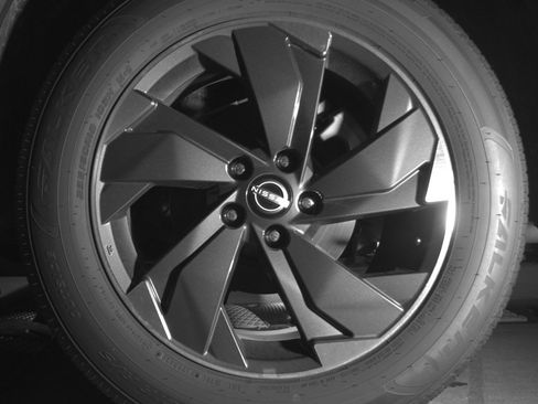 Used 2025 Nissan Rogue SV image 9