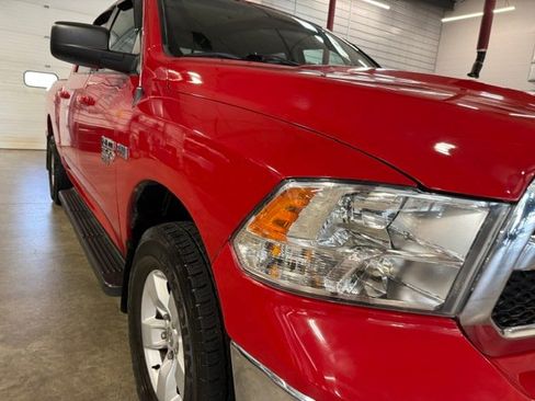 Used 2019 RAM 1500 Classic SLT AWD/4WD image 3