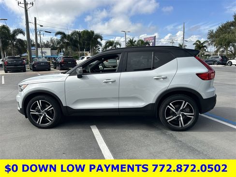 Used 2021 Volvo XC40 T5 R-Design w/ Protection Package Premier image 9