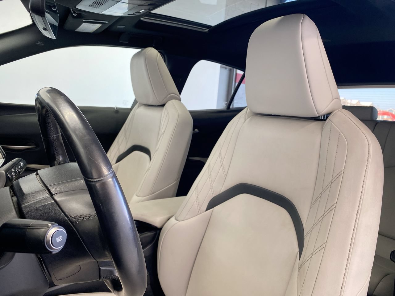 Used 2023 Lexus UX 250h FWD w/ Accessory Package (Z1) image 19