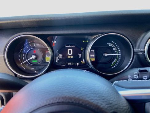 Used 2023 Jeep Wrangler Unlimited Sahara w/ Cold Weather Group AWD/4WD image 13
