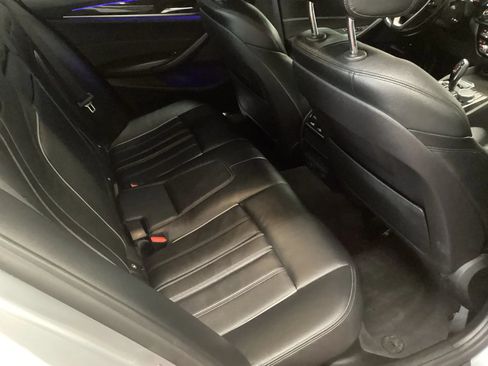 Used 2018 BMW 530e xDrive w/ Premium Package 2 AWD/4WD image 13