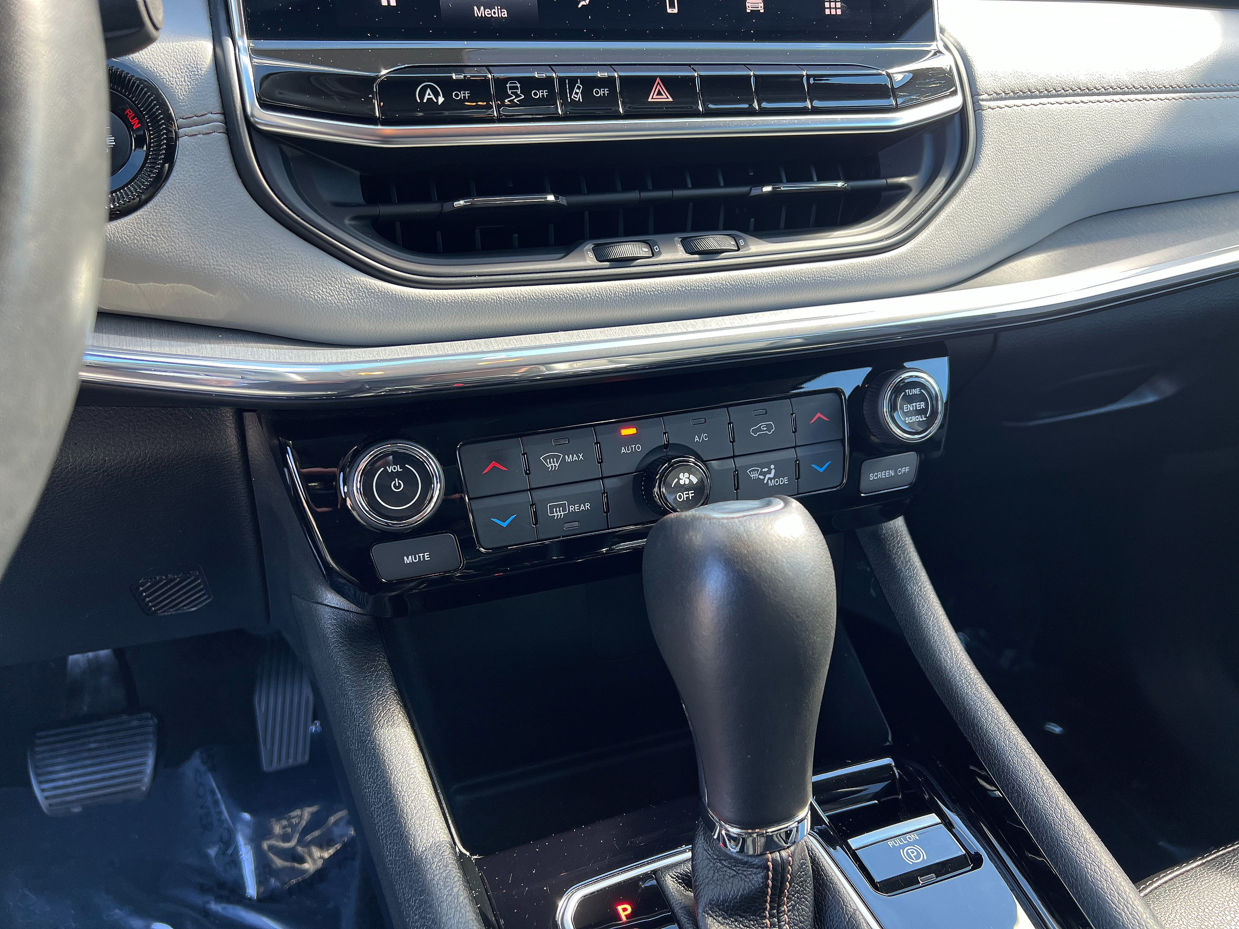 Used 2022 Jeep Compass Limited AWD/4WD image 15