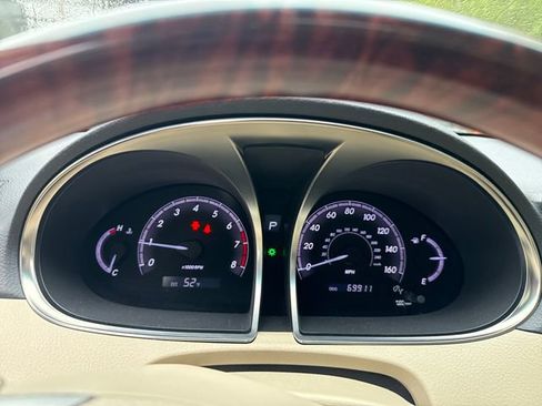 Used 2011 Toyota Avalon Limited image 19